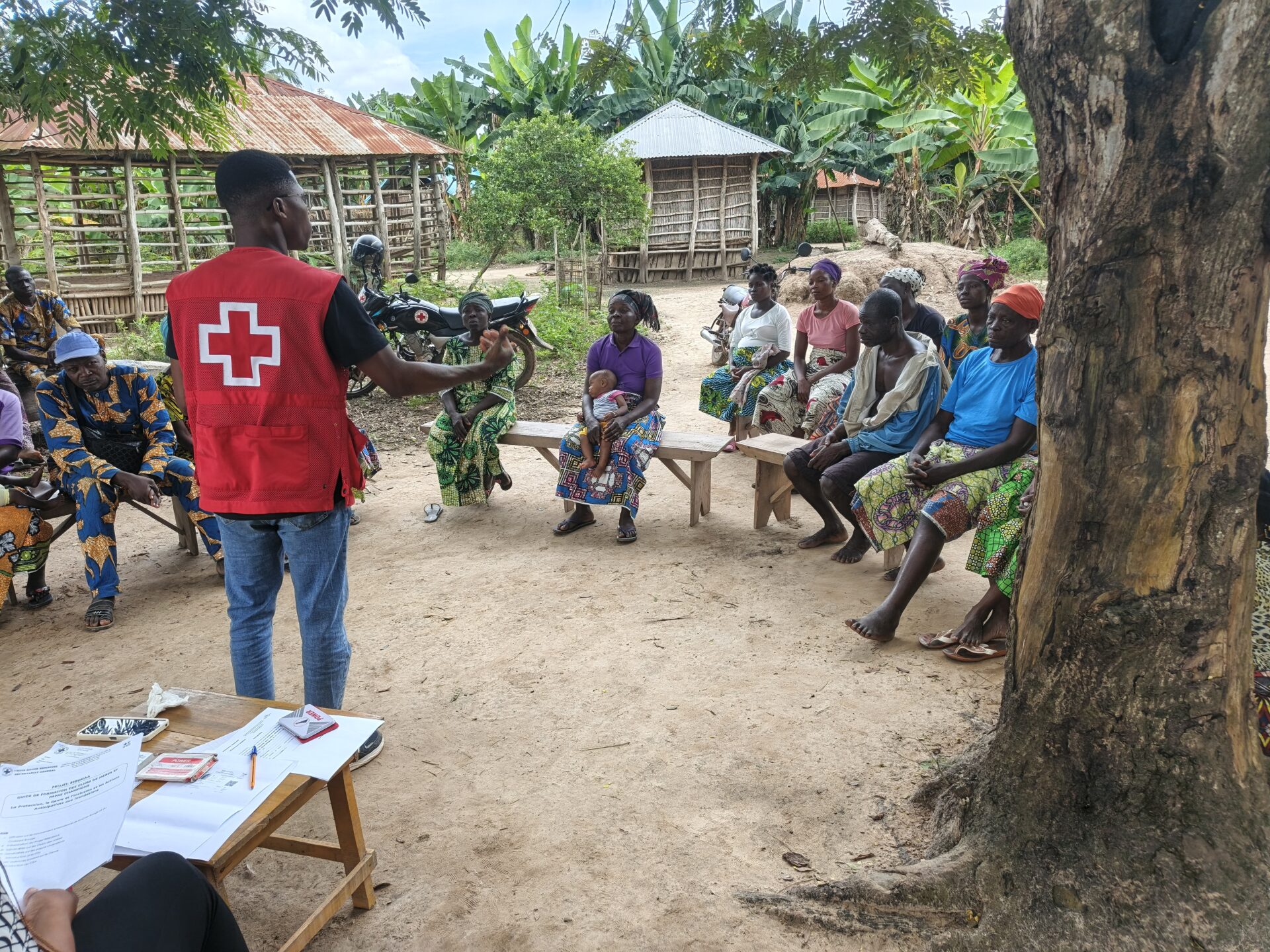 Mothers and Fathers Lead the Way in Building Flood-Resilient Communities in Benin